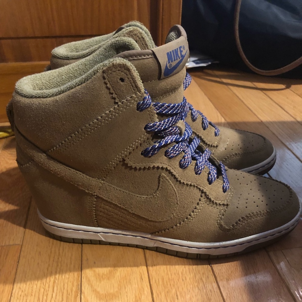 Nike - Picture 2 of 2